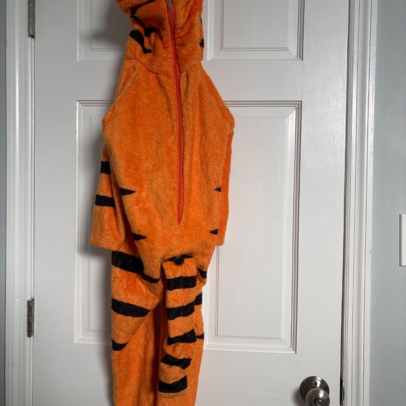 Tigger costume - Picture 3 of 3